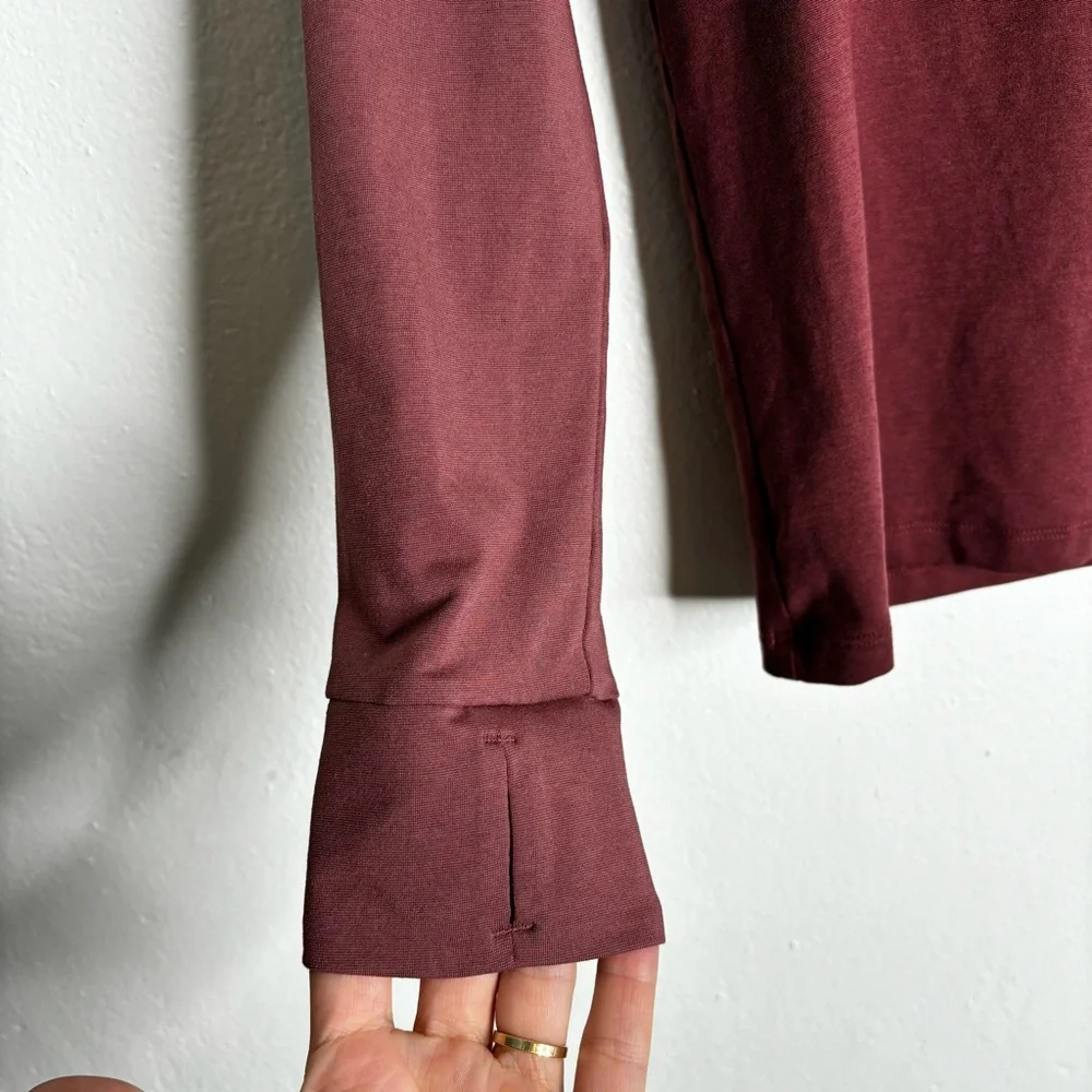 REI Plum Long Sleeve Baselayer with Thumbholes Size M 10/12 EUC